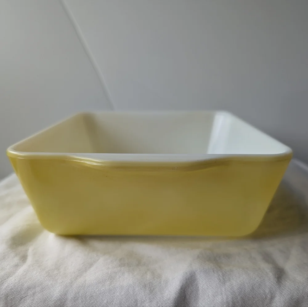 Pyrex 503-B Yellow Opalware 1.5 Quart Dish With Tab Handles Vintage